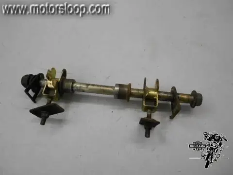 Hyosung GT125(KM4MF51B) Achterwiel as