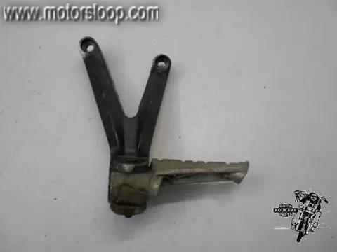 Hyosung GT125(KM4MF51B) Voetstep met houder links achter