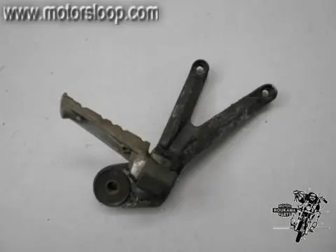 Hyosung GT125(KM4MF51B) Voetstep met houder rechts achter