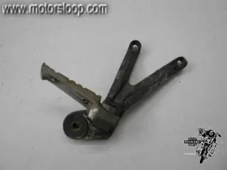 Hyosung GT125(KM4MF51B) Voetstep met houder rechts achter