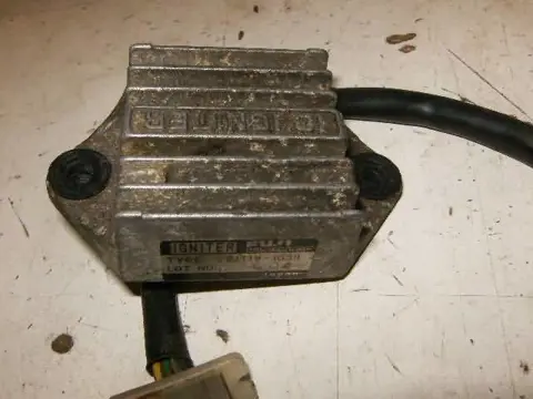 Kawasaki GPZ550(H) CDI Unit