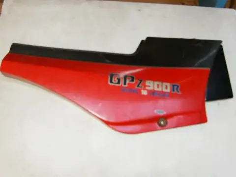 KAWASAKI GPZ900R Zijkap Rechts Rood / Zwart