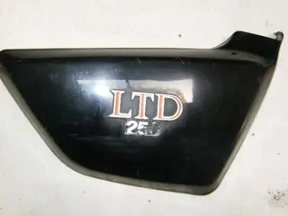 KAWASAKI LTD250 Zijkap Rechts Zwart