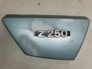KAWASAKI Z250 Zijkap Rechts Zilver 2