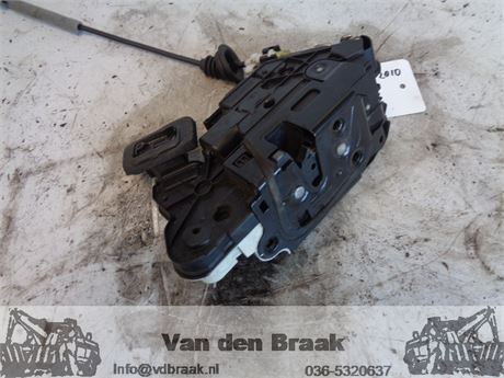 Volkswagen Polo 6R 5 drs. 2009-2014  Deurslot linksvoor