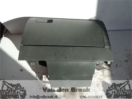 Volkswagen Polo 6R 2009-2014 Handschoenkastje