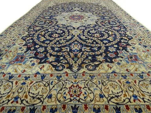 Nain met Zijde - Gereinigd Vloerkleed - 260 cm - 157 cm