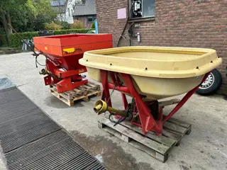 Kuhn Kuhn / Rauch / Vicon kunstmeststrooiers