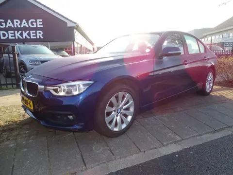 BMW 3-SERIE 318I EXECUTIVE-Automaat-Navi-Media-Pdc-Blth-Cruise-Clima