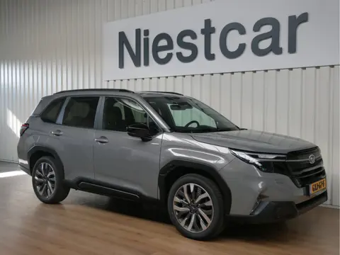 Subaru Forester 2.0i e-BOXER Premium First Edition!