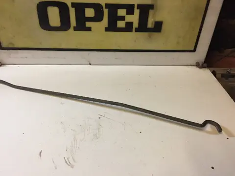 Motorkap stang Opel Kadett C 1180022