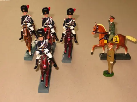 Durso - Figuur/beeld Escorte Royale - 1940-1949 - België