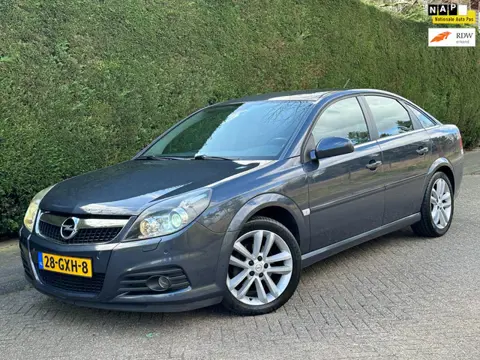 Opel Vectra GTS 2.2-16V Executive /AUTOMAAT/XENON/LAGEKM/PDC!/