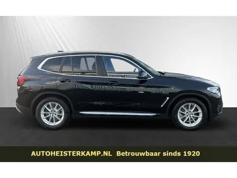 BMW X3 xDrive20d 190 PK ACC Live Cockpit Sportstoelen Harman Kardon Stoelverwarming Stuurverwarming 