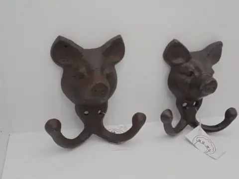 GIETIJZEREN KAPSTOKHAAK DUBBEL BEER NIEUW