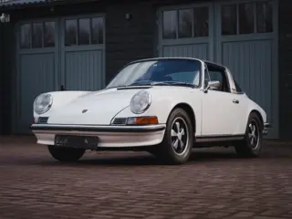 PORSCHE 911 2.2S Targa