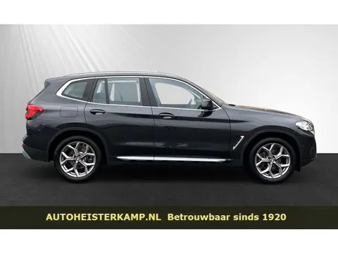BMW X3 xDrive20i ACC Trekhaak Leder Sportstoelen Live Cockpit Harman Kardon Stoelverwarming Stuurver