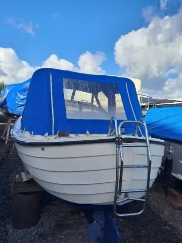 Polymore Kajuitsloep met F 9,9 Yamaha motor