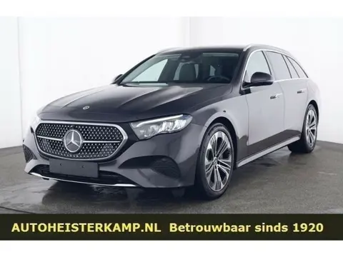 Mercedes-Benz E-Klasse Estate 300 e Avantgarde Distronic Trekhaak 19 Inch Camera Stoelverwarming