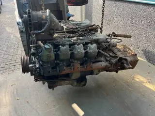 Mercedes-Benz OM 422 V8